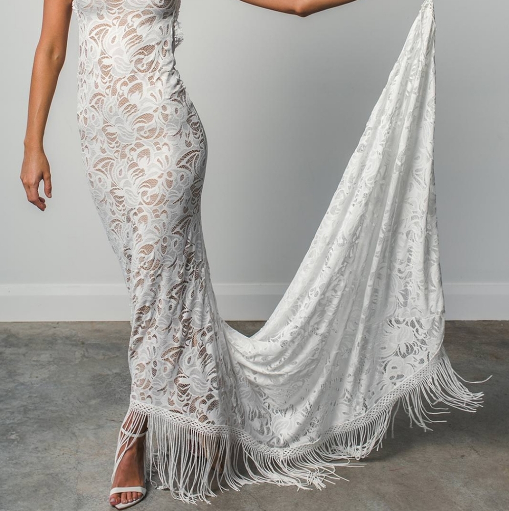Grace Loves Lace Edie💍No Bundling, please. Special shipping needs to be made.
